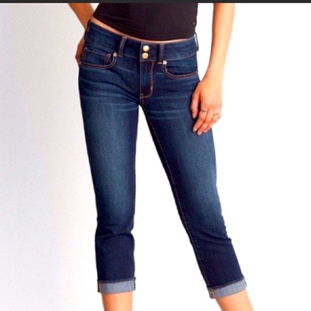 EXCELLENT CONDITION WOMEN’S SIZE 4 AMERICAN EAGLE ARTIST CROP STRETCH JEANS